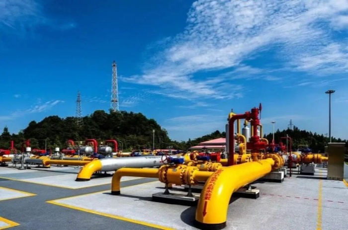 Building a strategic gas storage complex of tens of billions of cubic meters in the southwest region