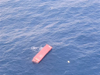 Burst! MSC a container ship overboard lost 5 containers! In South African waters again!